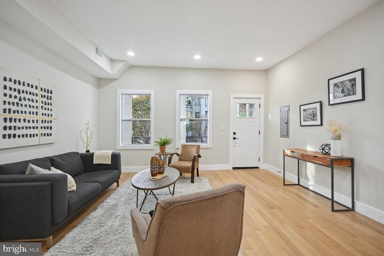 1411 Montello Avenue Northeast - Photo 7 of 30