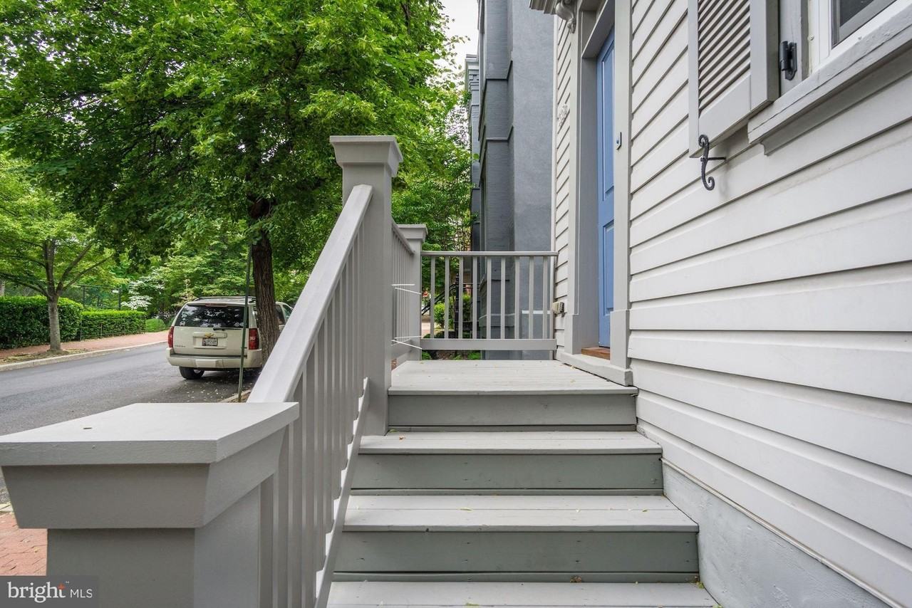 3329 Q St Nw - Photo 2 of 37