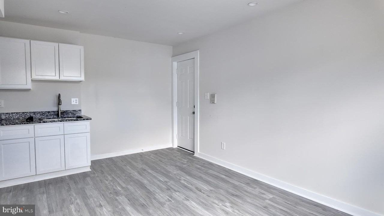 4306 HALLEY TERRACE Place SE unit: 2 #2 - Photo 3 of 7