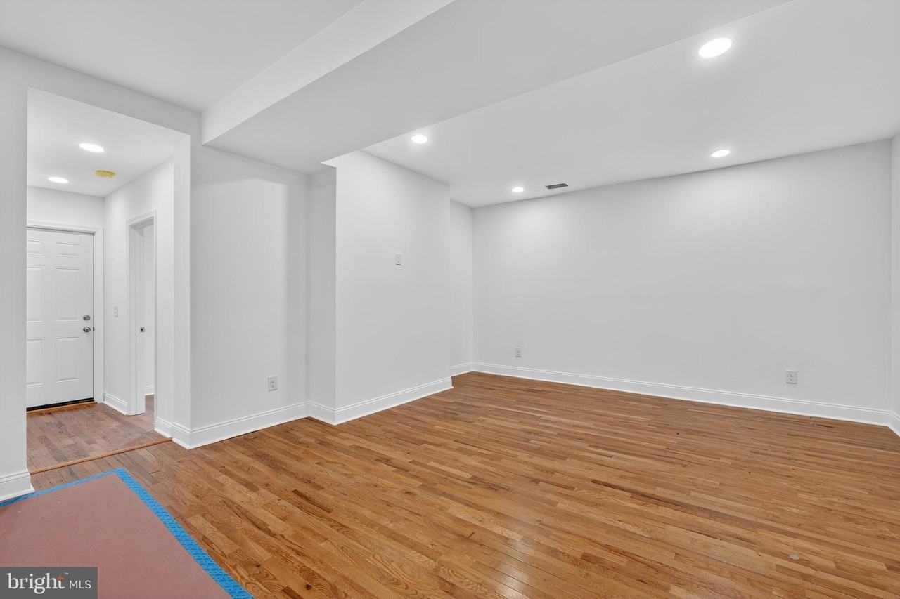 2932 Nelson Pl Se Apt 4 #4 - Photo 2 of 18