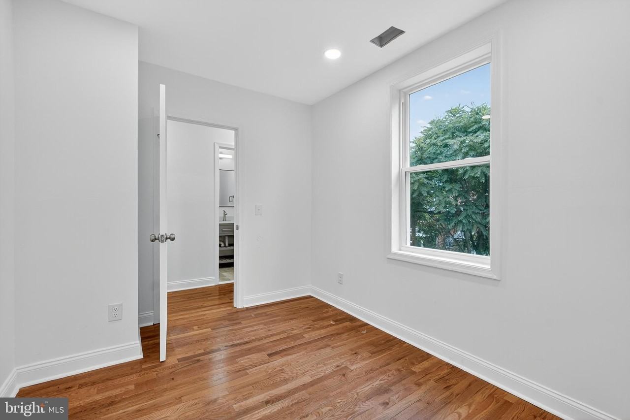 2932 Nelson Pl Se Apt 4 #4 - Photo 5 of 18