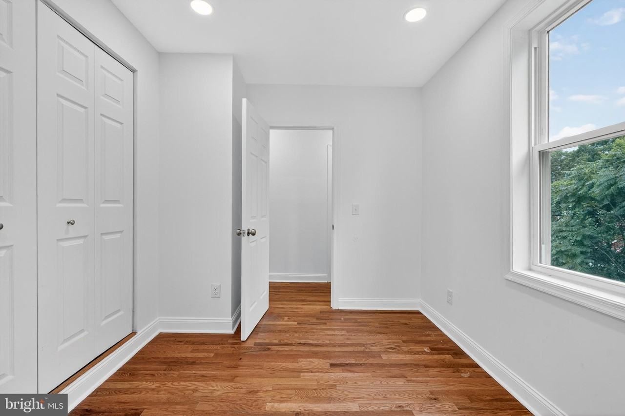 2932 Nelson Pl Se Apt 4 #4 - Photo 6 of 18