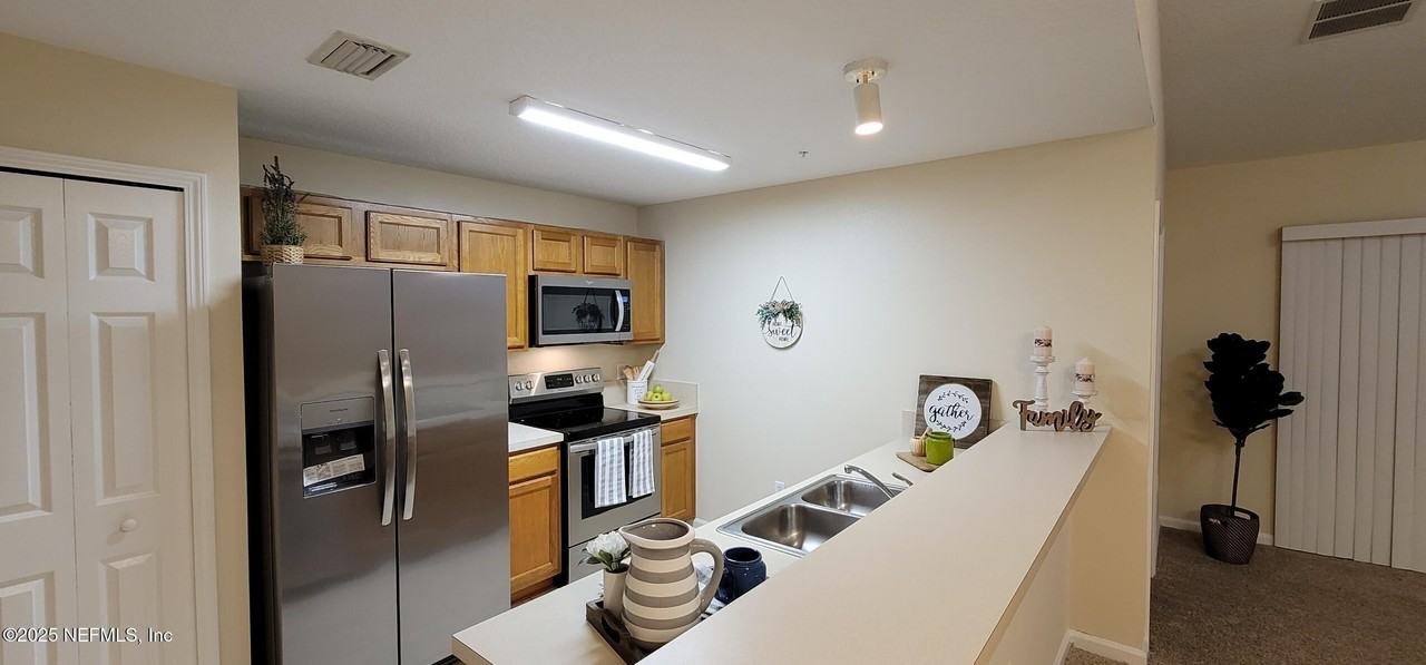 6076 Maggies Circle - Photo 4 of 34