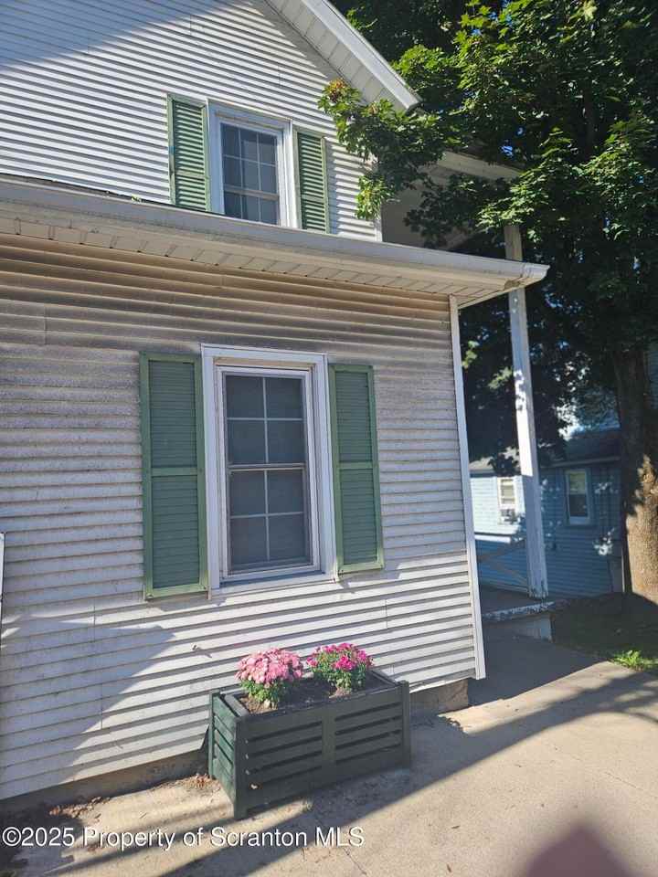 105 College Ave - Photo 2 of 24