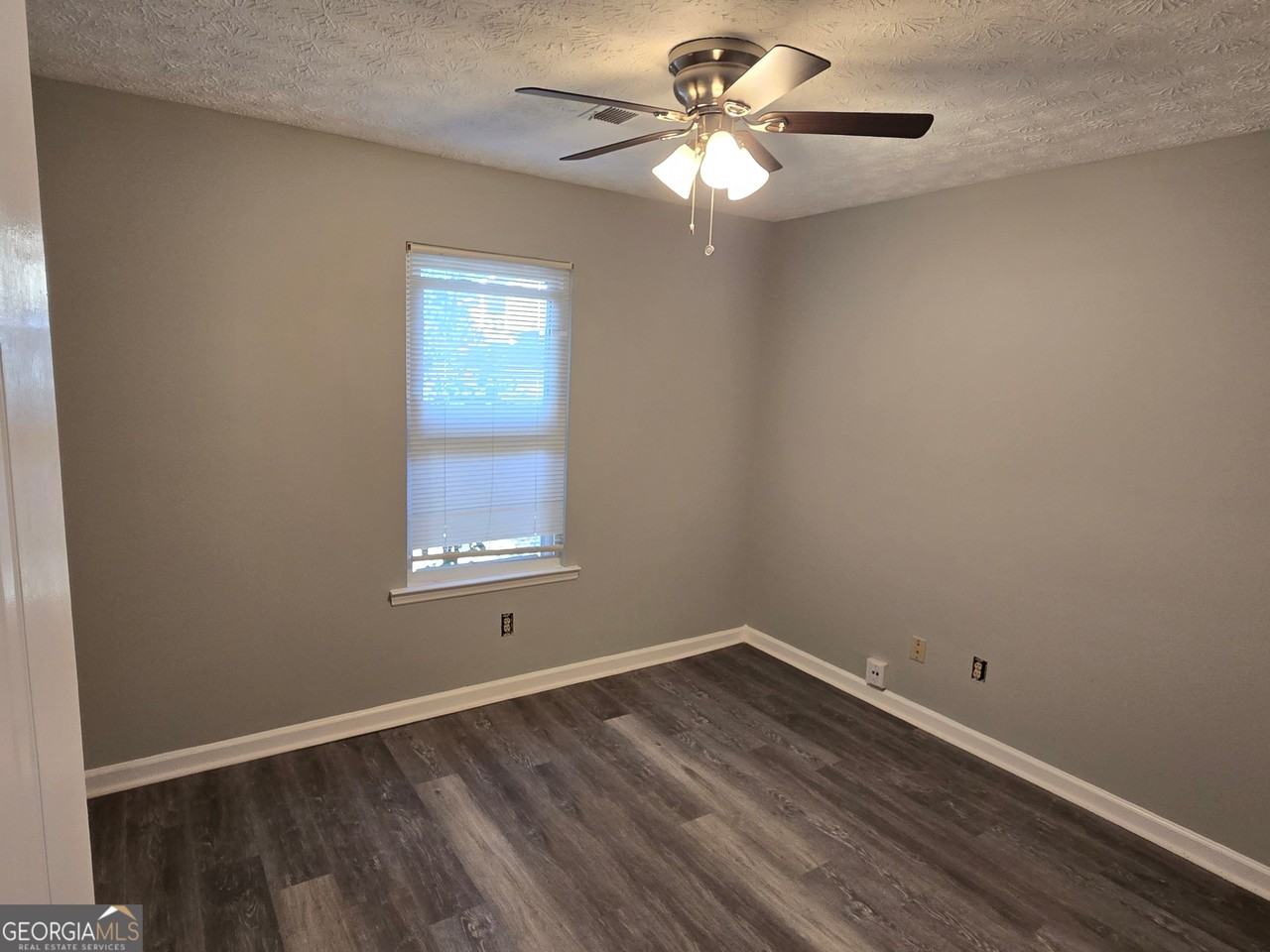 7610 Teton Ct - Photo 2 of 13