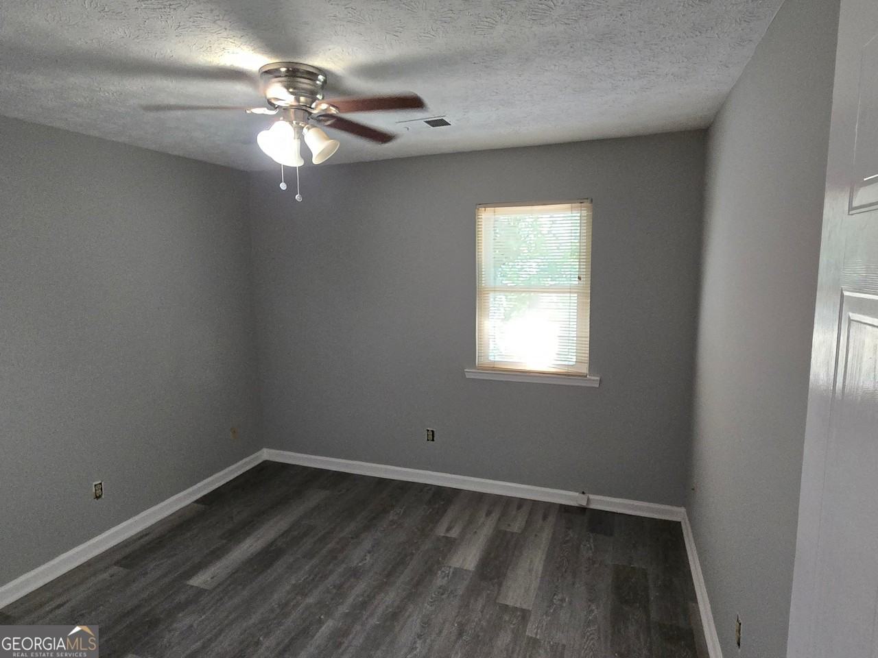 7610 Teton Ct - Photo 5 of 13