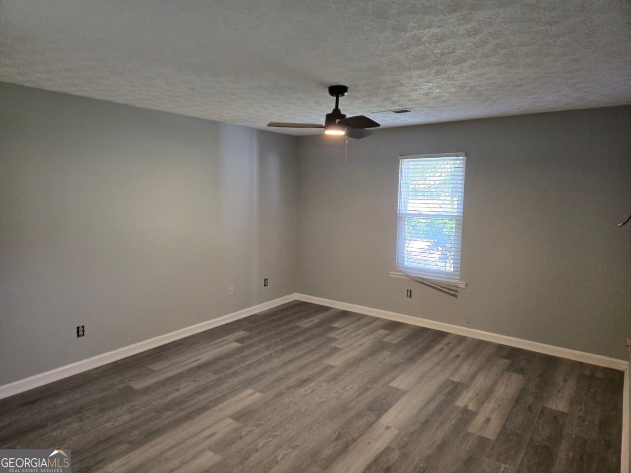 7610 Teton Ct - Photo 6 of 13