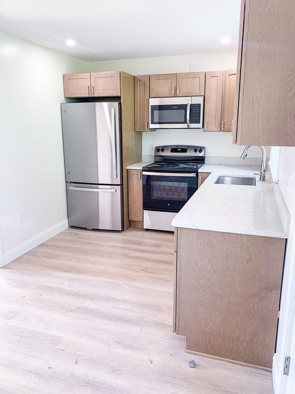 43 Bates St - Photo 2 of 20