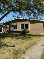 2421B Lewis Ave - Photo 1 of 1