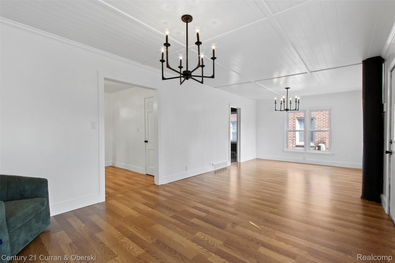 916 N Melborn St - Photo 2 of 26