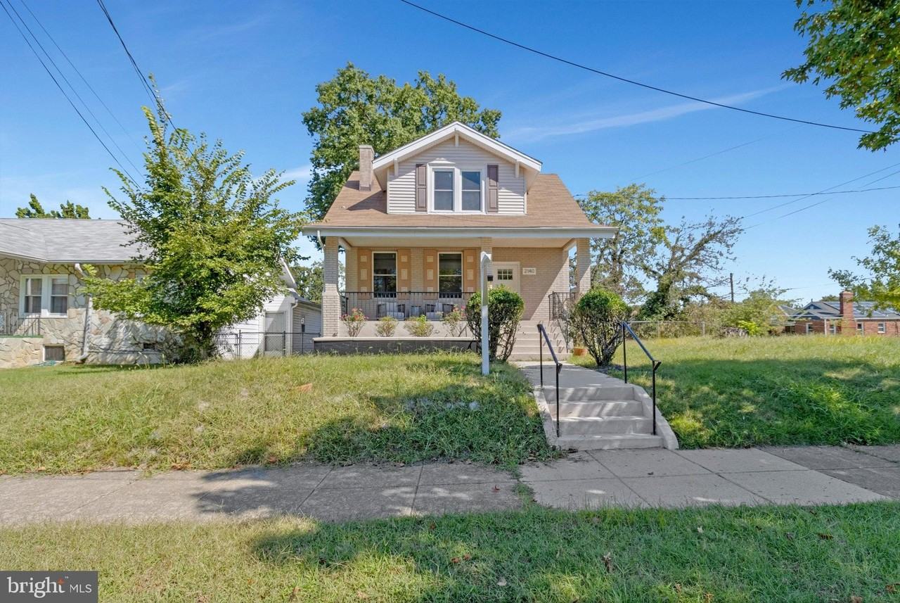 2140 32nd St Se - Photo 3 of 50