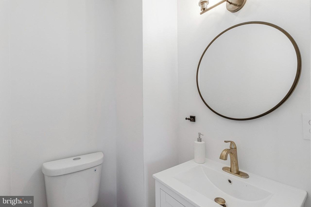 2140 32nd St Se - Photo 7 of 50