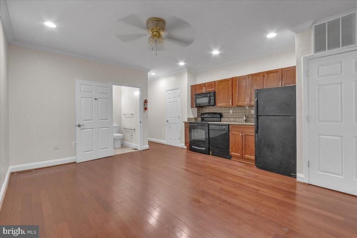 1707 Capitol Ave Ne Apt 1 #1 - Photo 6 of 10