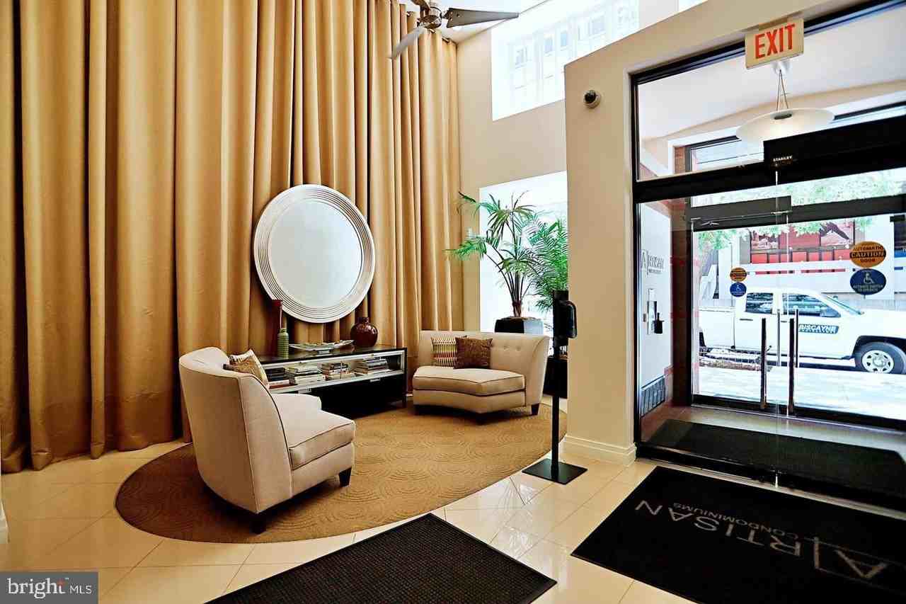 915 E St Nw Apt 602 #602 - Photo 3 of 16