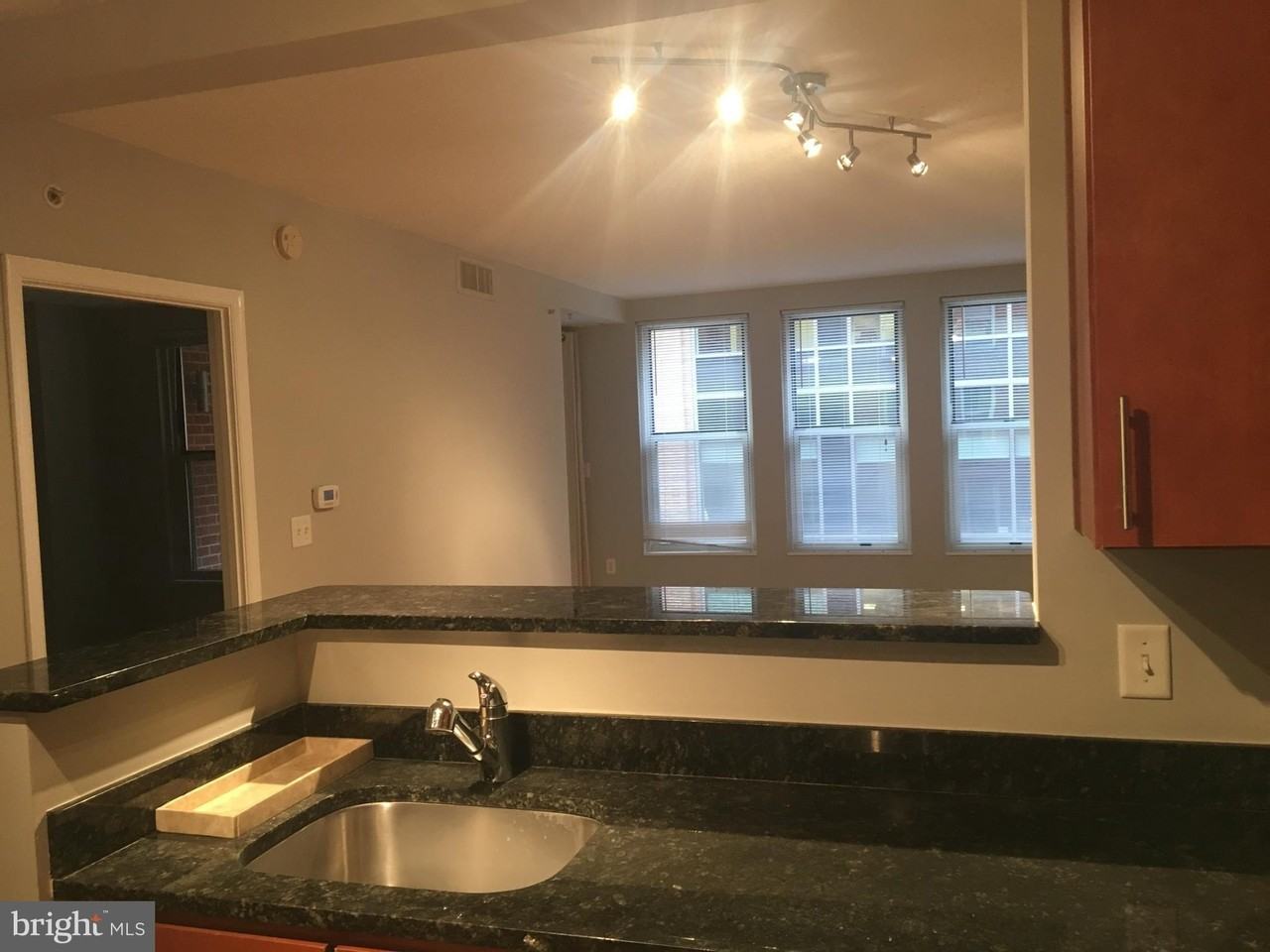 915 E St Nw Apt 602 #602 - Photo 5 of 16