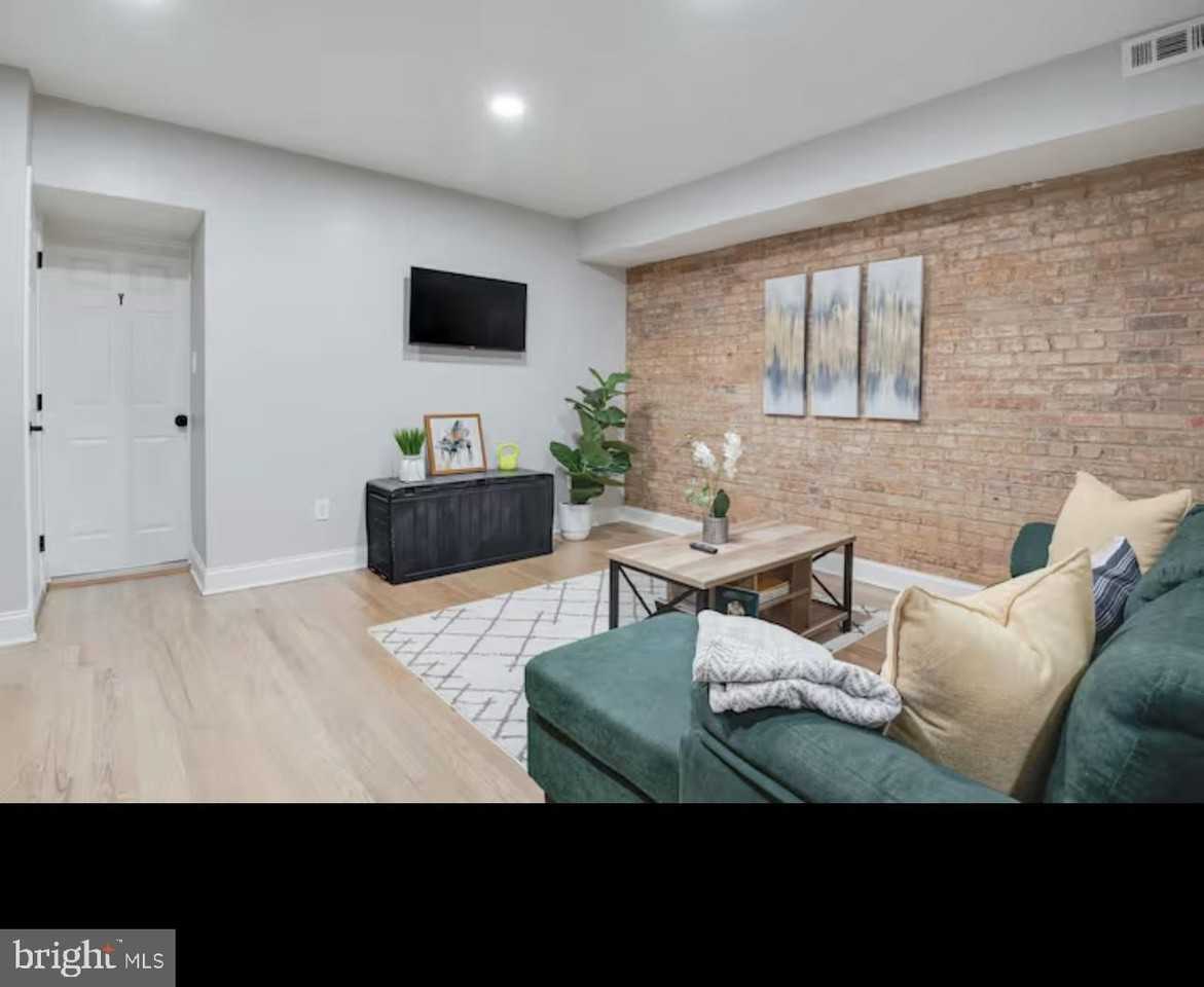 1255 Raum St Ne Apt 1 #1 - Photo 2 of 16