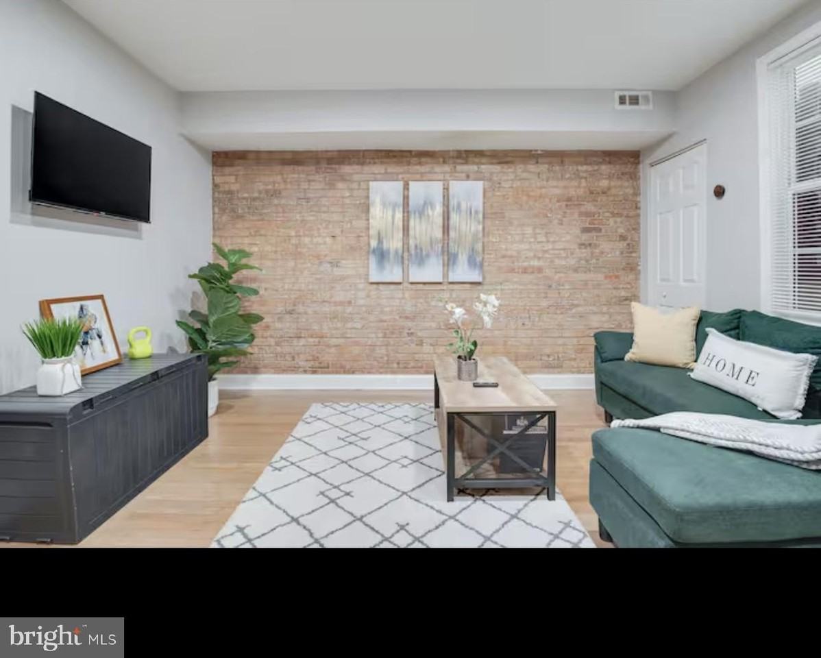 1255 Raum St Ne Apt 1 #1 - Photo 3 of 16