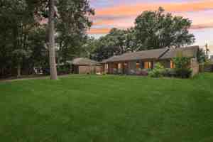 featured image of 1135 Ivy Ln