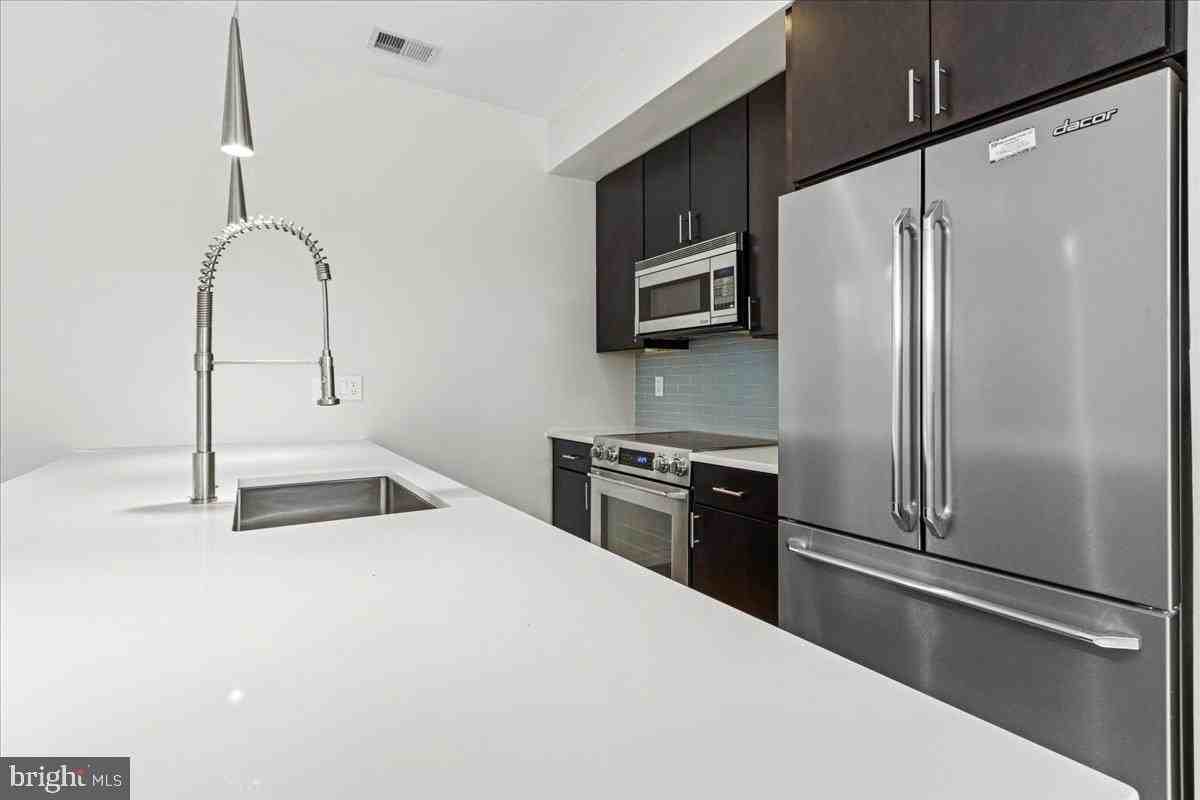 1032 Otis St Ne Apt G01 #G01 - Photo 2 of 12