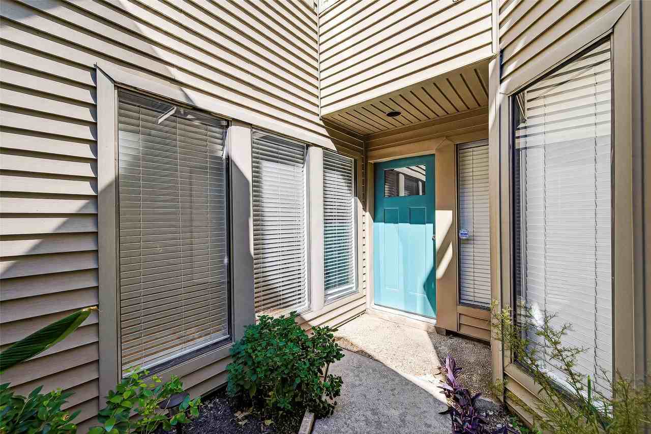 1340 Chardonnay Dr - Photo 4 of 46