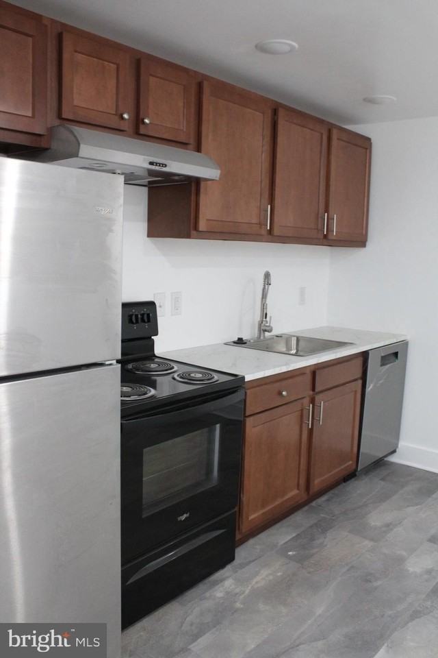 1204 Monroe Street Northwest #3 - Photo 5 of 13