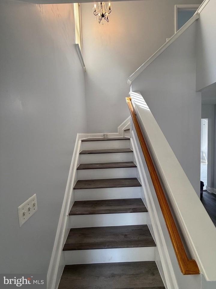 4003 Blakney Ln Se - Photo 3 of 39