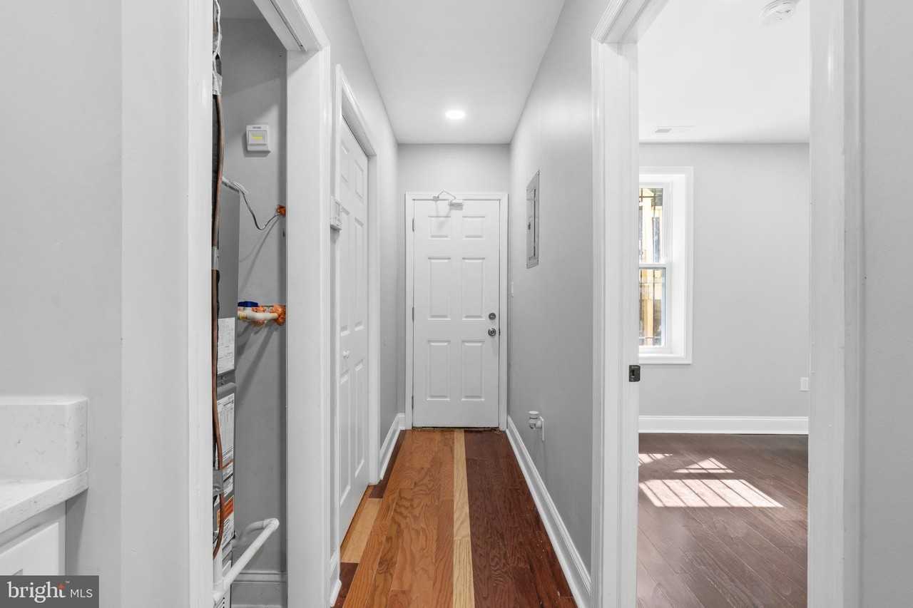 313 Parkland Pl Se Apt 2 #2 - Photo 7 of 22