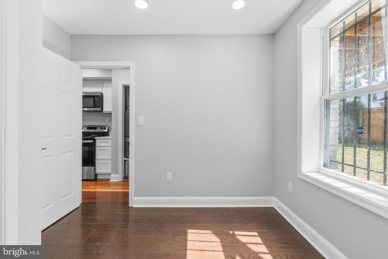 313 Parkland Pl Se Apt 2 #2 - Photo 3 of 22