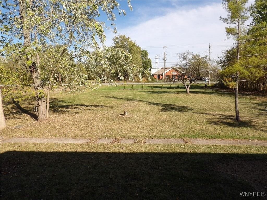 10332 Transit Rd - Photo 5 of 40