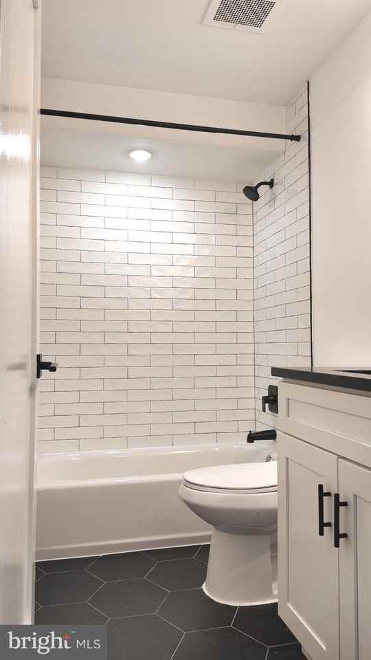 213 Seaton Pl Ne Unit 1 #1 - Photo 2 of 18