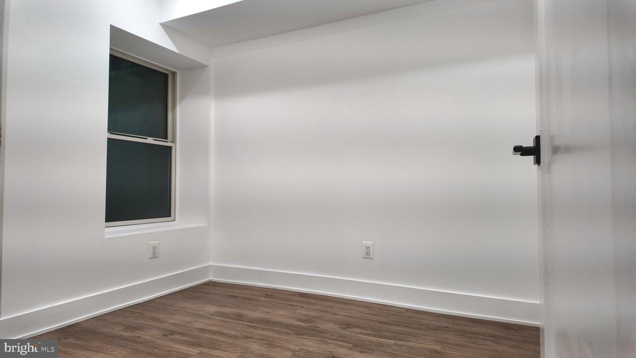 213 Seaton Pl Ne Unit 1 #1 - Photo 3 of 18