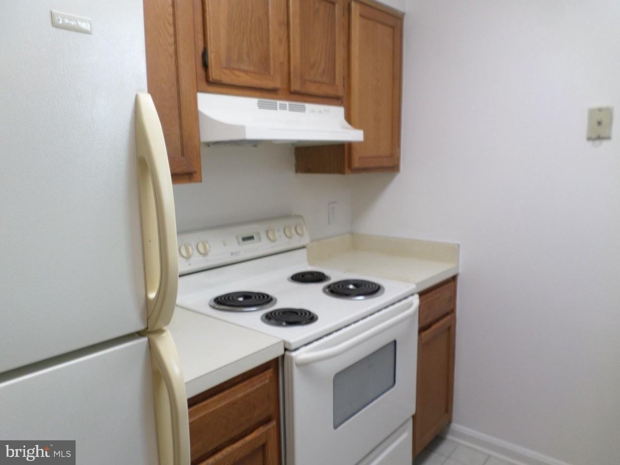 1433 A St Ne Apt E #E - Photo 7 of 34