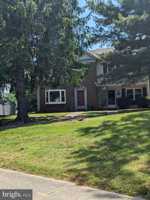 featured image of 830 Woodcrest Dr