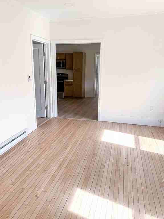 43 Bates St - Photo 3 of 18