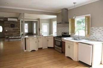 134 Methuen St Unit 1 - Photo 2 of 7