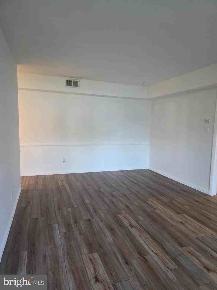 5426 Valley Green Drive #4B - Photo 4 of 21