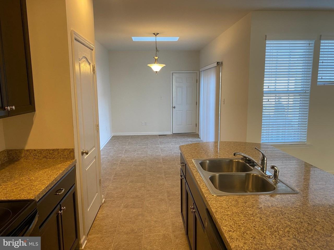 279 N Bayberry Pkwy - Photo 5 of 13