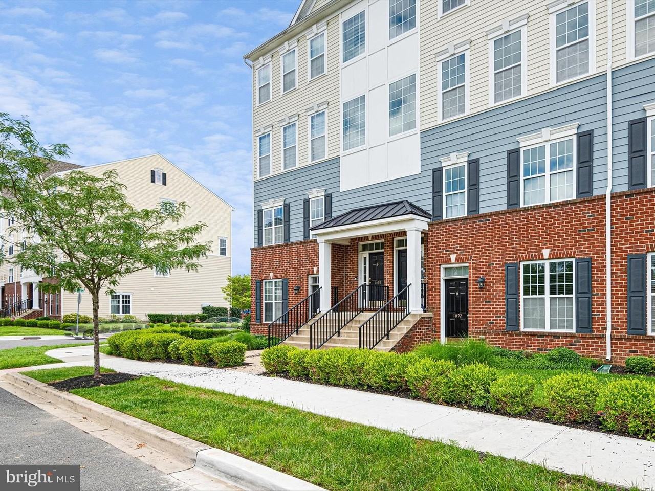 1092 Worth Ln Unit Bl12 #BL12 - Photo 2 of 20