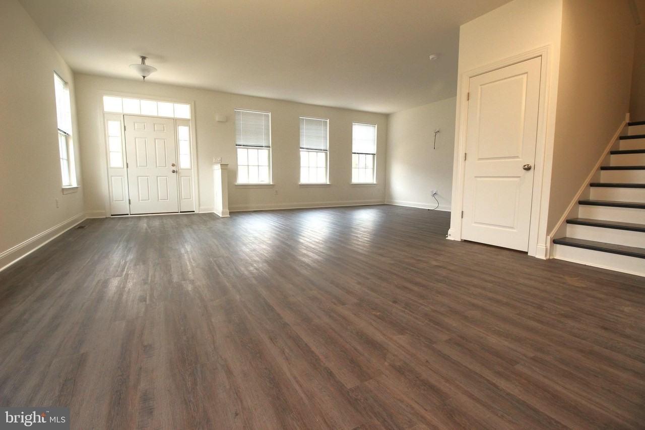 851 Mapleton Avenue - Photo 6 of 26