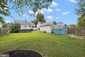 featured image of 10 Elliott Ave