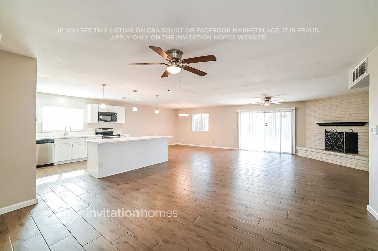 4701 W Lupine Ave - Photo 2 of 16