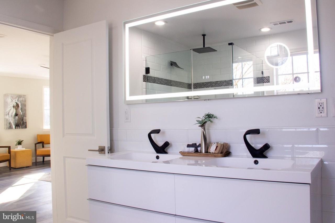 7624 Solley Rd - Photo 6 of 23