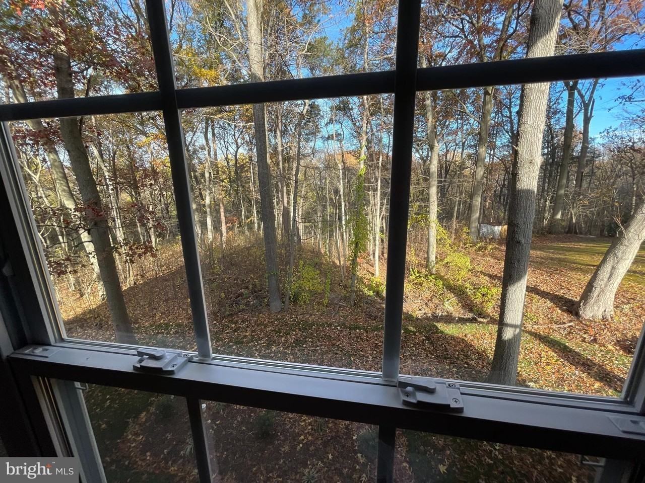 205 Lisa Ln - Photo 5 of 48