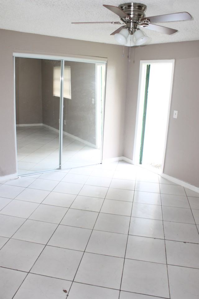 151 Northwest 27th Terrace - Photo 3 of 4