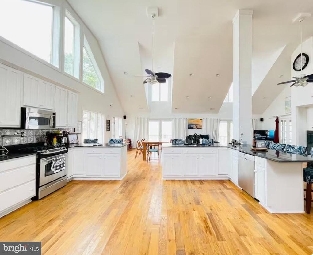 820 Bay Front Ave - Photo 6 of 19