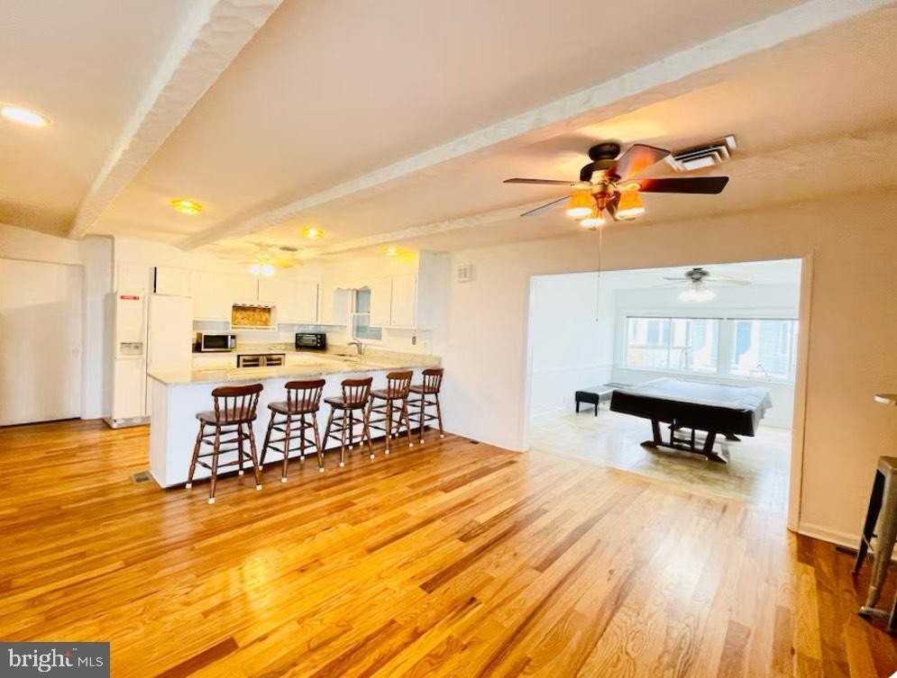 820 Bay Front Ave - Photo 7 of 19