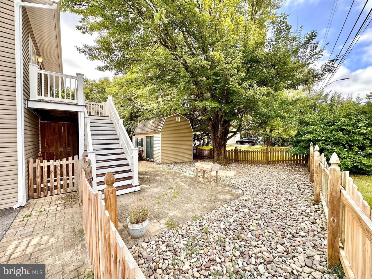 1217 Somerset Rd - Photo 6 of 50