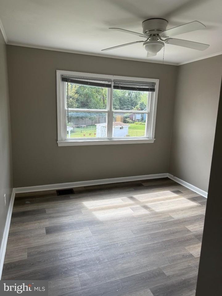 913 Spa Rd - Photo 7 of 9