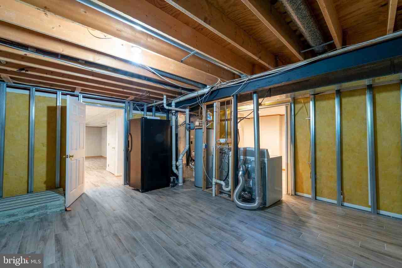 8005 Silver Fox Dr - Photo 3 of 43