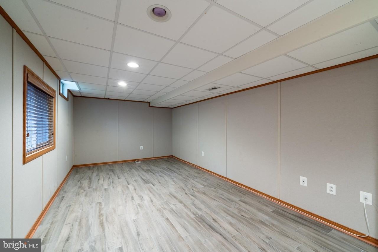 8005 Silver Fox Dr - Photo 4 of 43